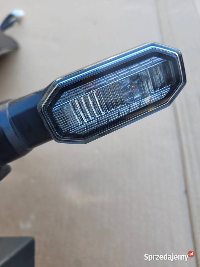 Suzuki GSX 8 R KIERUNKOWSKAZ LAMPA TYŁ MOCOWANIE Nowy Tomyśl