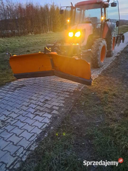 Ciągnik Kubota z pługiem Radio świętokrzyskie Kielce
