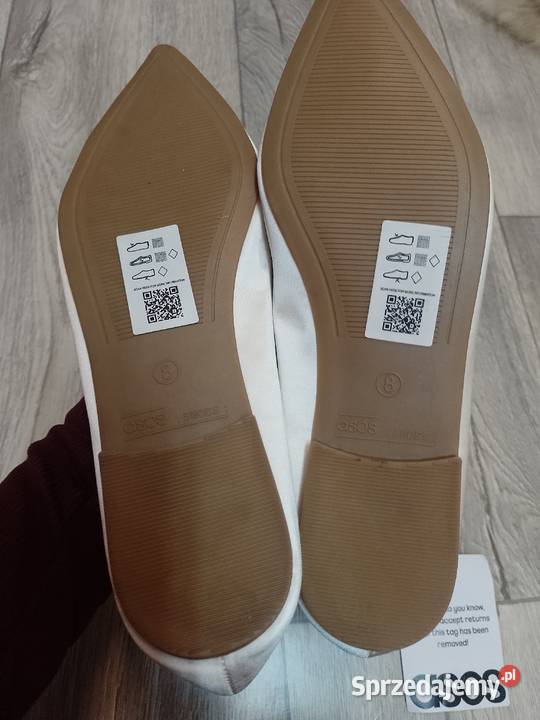 41 ASOS Design Białe baleriny wieczorowe z Kraków