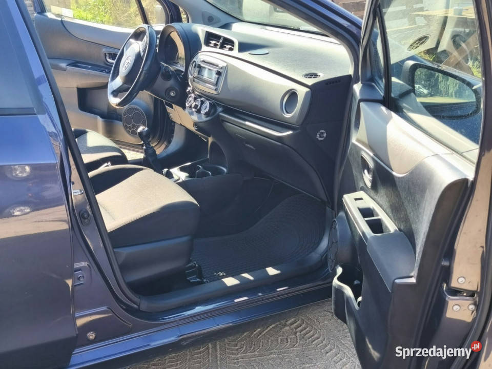 Toyota Yaris 2012r 13 Benzyna 5 Drzwi Tanio Warszawa