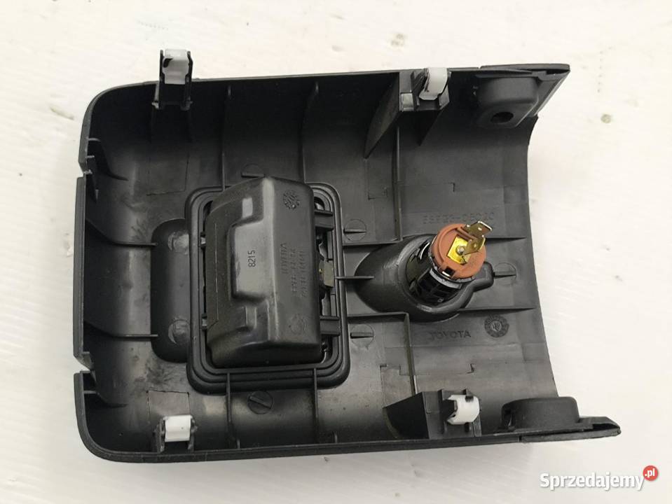 POPIELNICZKA ZAŚLEPKA TUNELU TYŁ TOYOTA AVENSIS