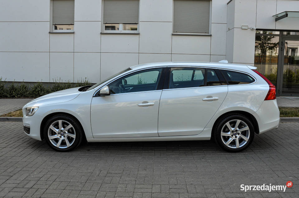 Volvo V60 20D 181 Lift 2015 r nieuszkodzony Wrocław