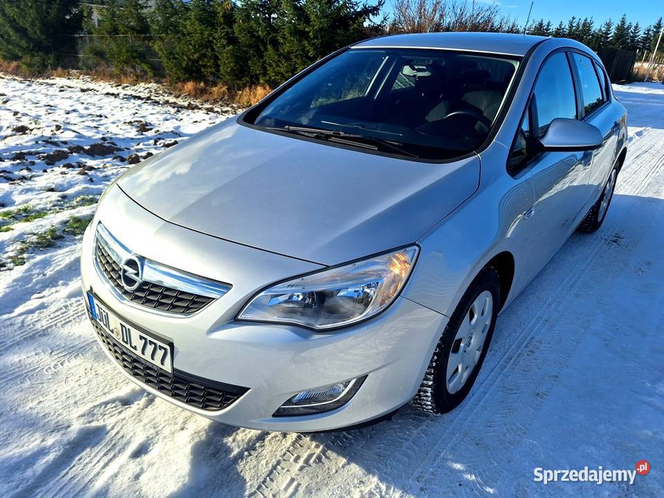 Opel Astra J Benzyna 5 drzwi Podgrzewane fotele kujawsko-pomorskie Grudziądz