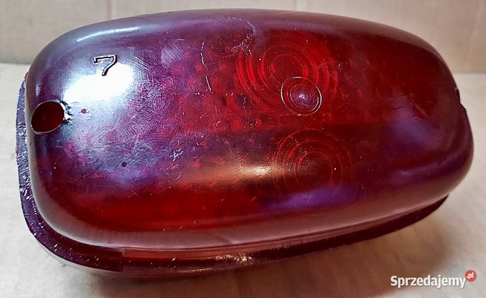 Lampa tylna czerwona metalowa obudowa do klasyka Ostrów Wielkopolski