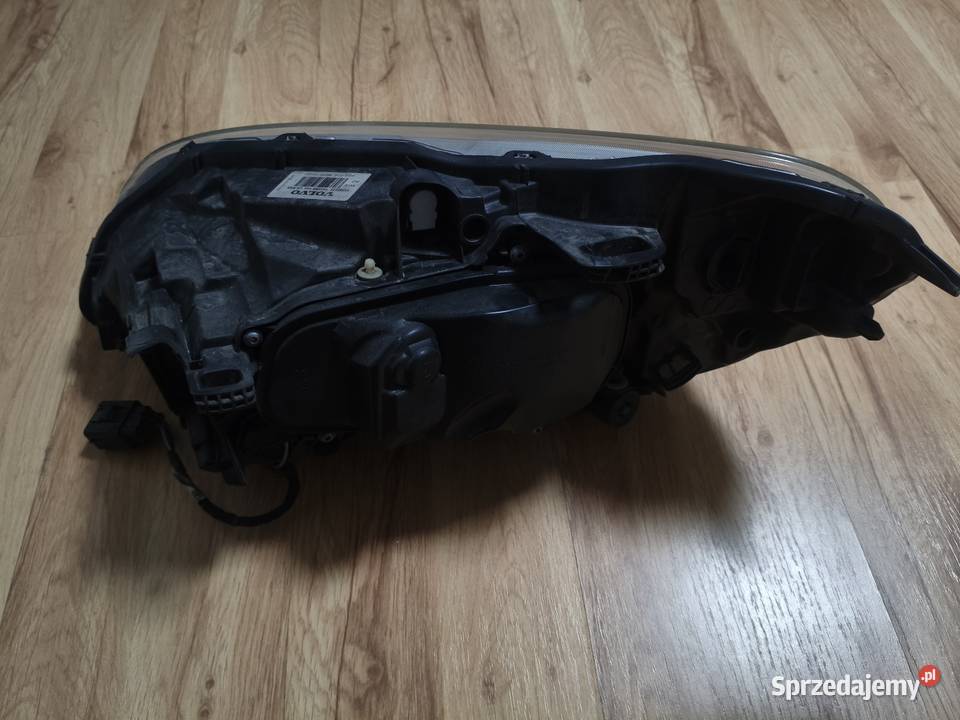 Reflektor prawy przód Volvo XC60 podkarpackie Krosno
