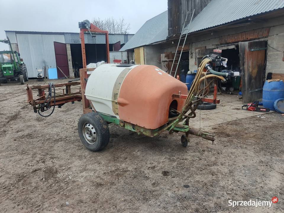 Opryskiwacz 1000l 12m Jeziernia sprzedam
