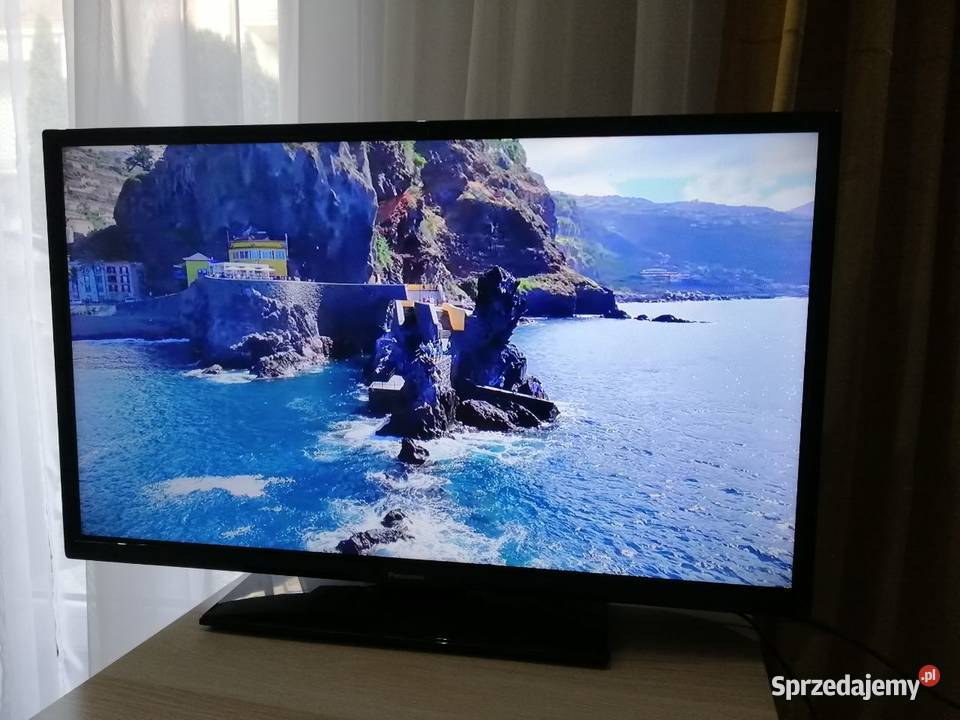 Sprzedam używany telewizor Panasonic TX32DW334 32cale