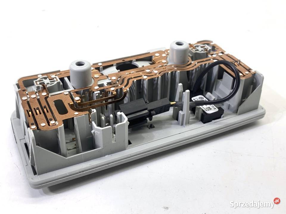 LAMPA SUFITOWA SKODA FABIA III 3B0947105C