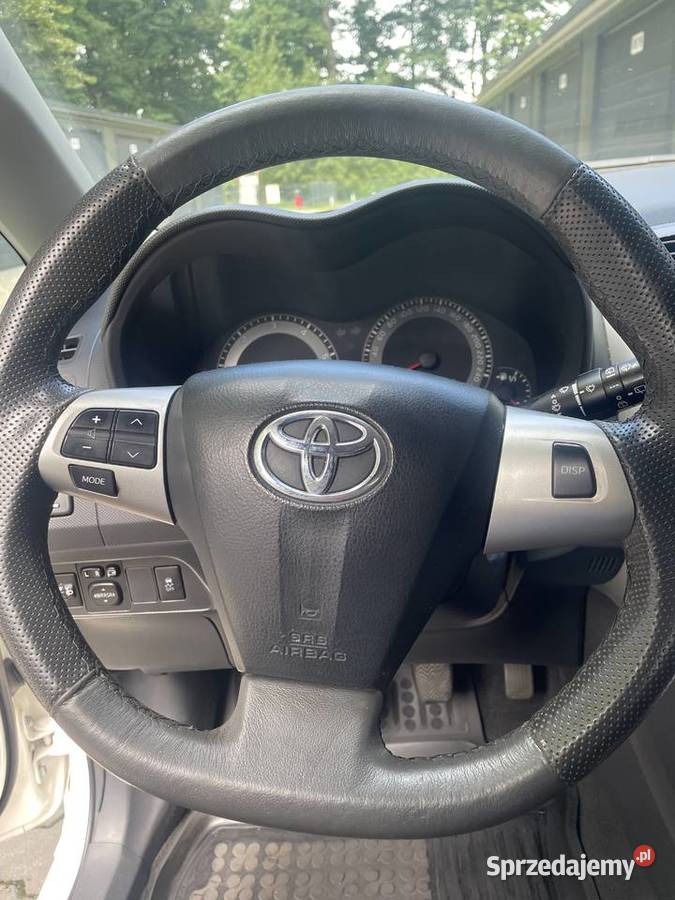Toyota AURIS 2011r 20D4D 126 Piła