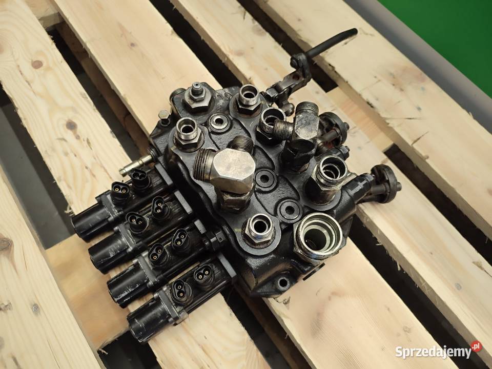 Rozdzielacz hydrauliczny 3CU1310401 Manitou MT