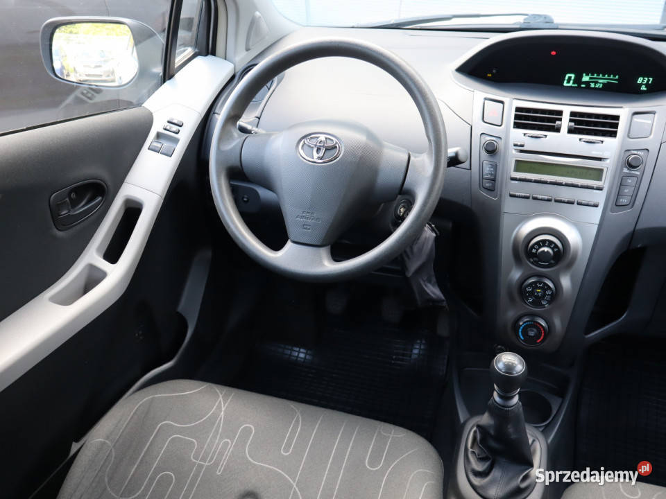 Toyota Yaris 133 Dual VVTi 1329cm3 Yaris Katowice