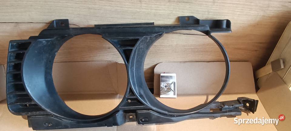 Atrapa rama reflektora lewa BMW seria 5 E34 wielkopolskie Kalisz