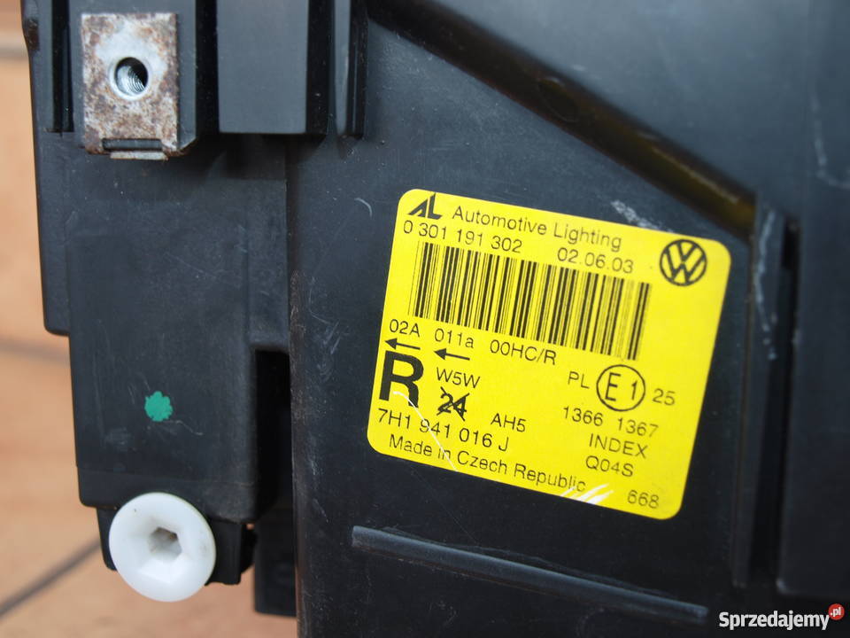 VW Transporter T5 lampa prawa przód 2003 2009r osobowe Kalisz