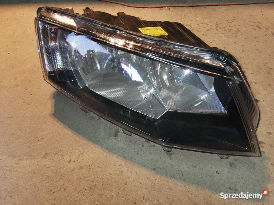 LAMPA PRAWA SKODA OCTAVIA III 2019R Oświetlenie Zbaków Górny