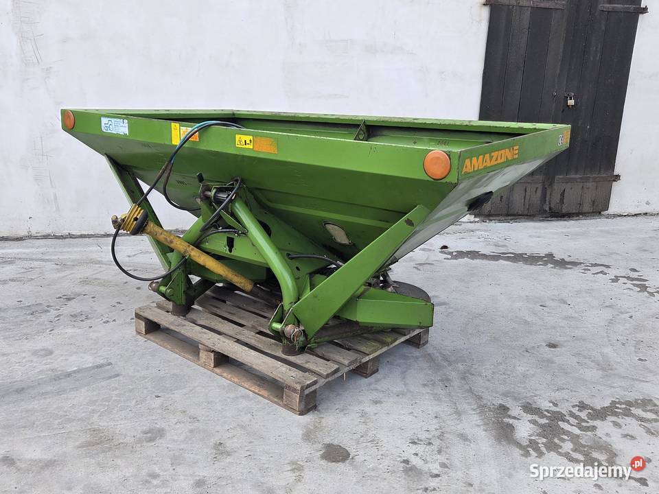 Rozsiewacz nawozów Amazone m special Czołowo