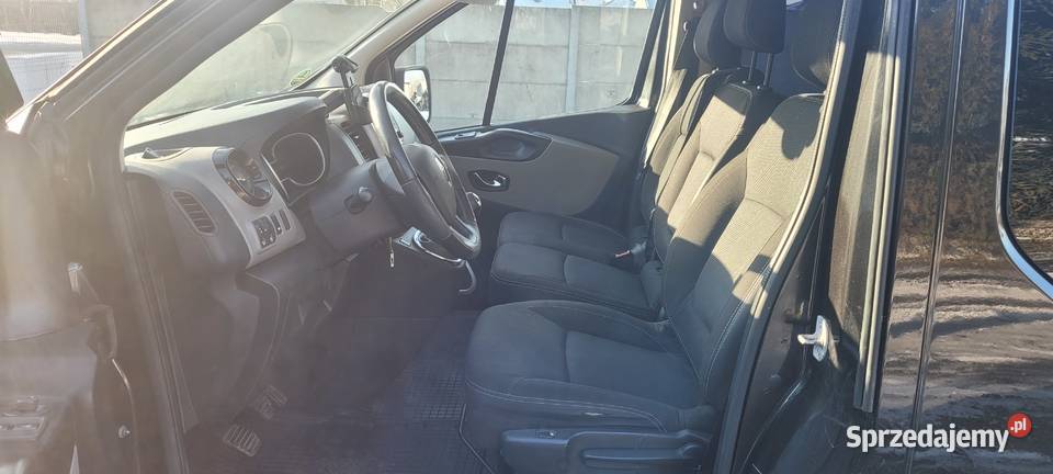 Renault Trafic 2015 r holenderka brygadowka 6 nieuszkodzony Piła