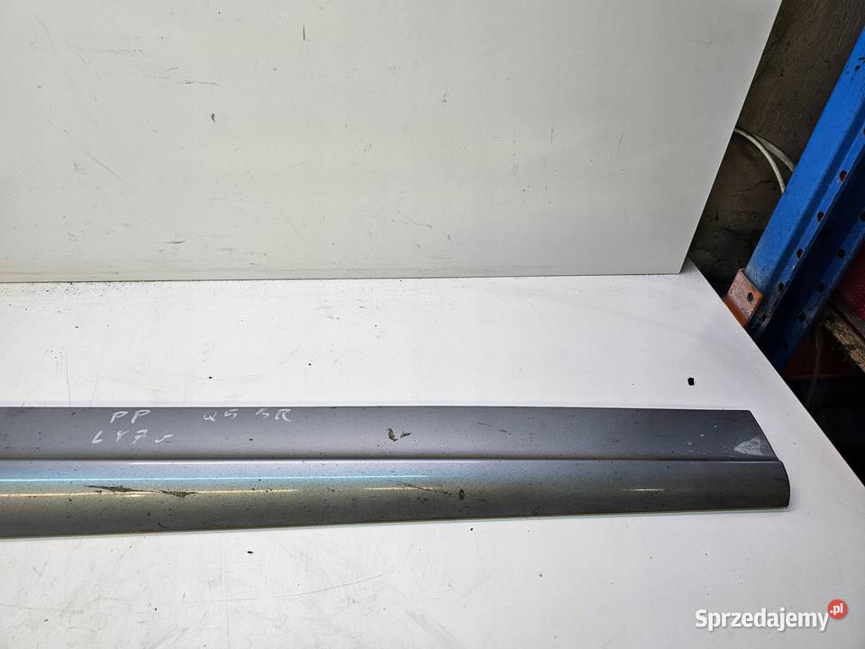 LISTWA DRZWI PRAWY PRZÓD AUDI Q5 8R 8R0853960B