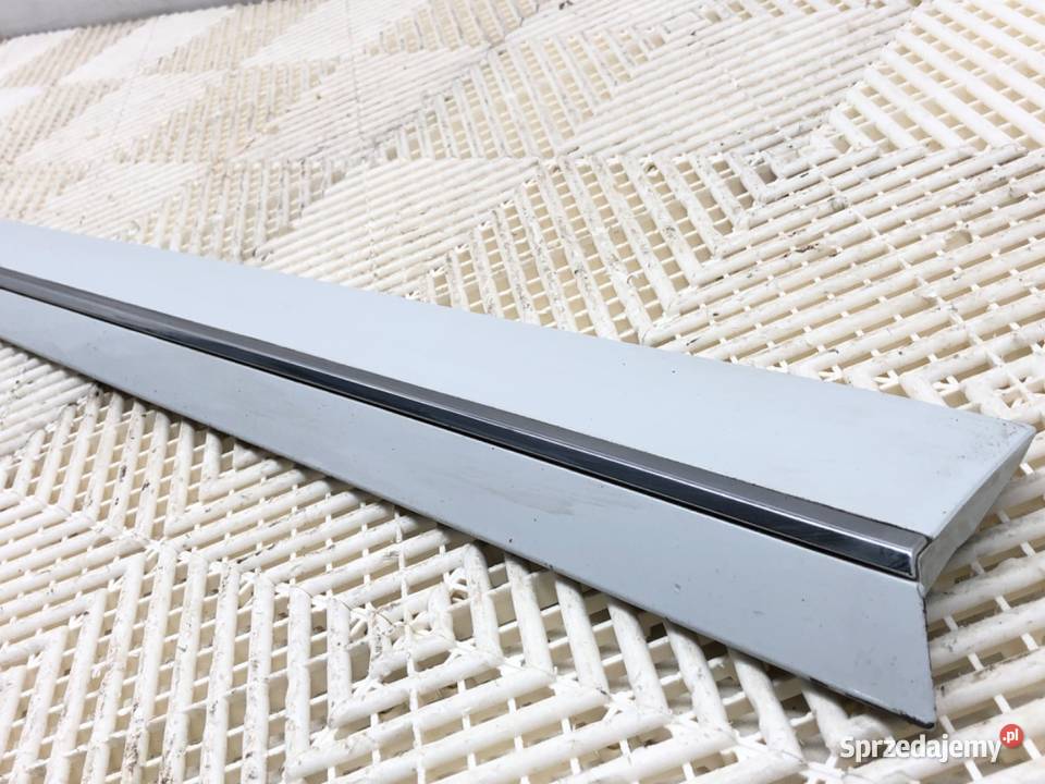 LISTWA DRZWI PRAWY PRZÓD SKODA SUPERB III Kombi osobowe Listwy i nakładki