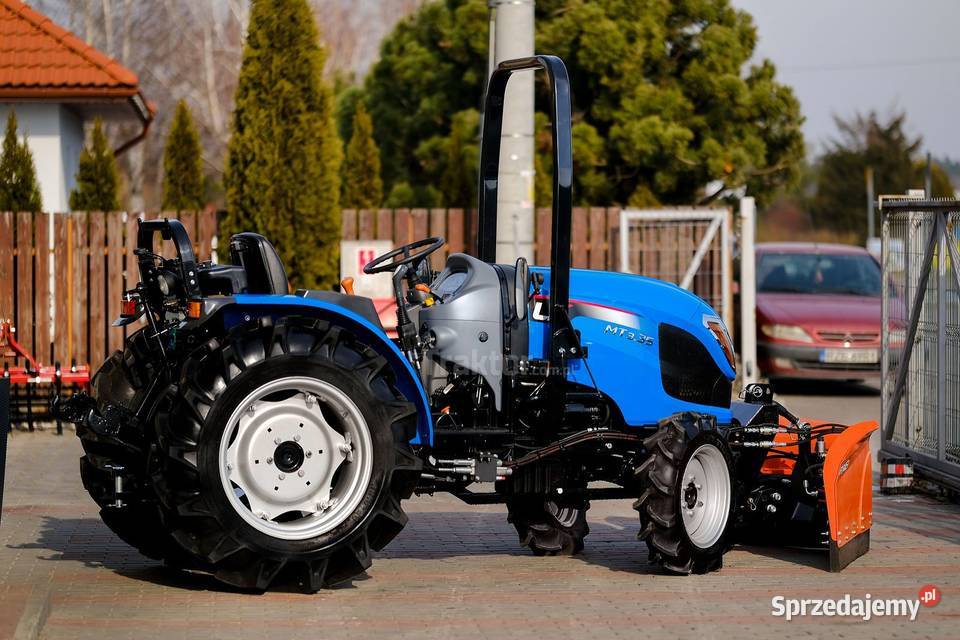 LS Tractor MT335 MEC 4x4 35 pług do śniegu