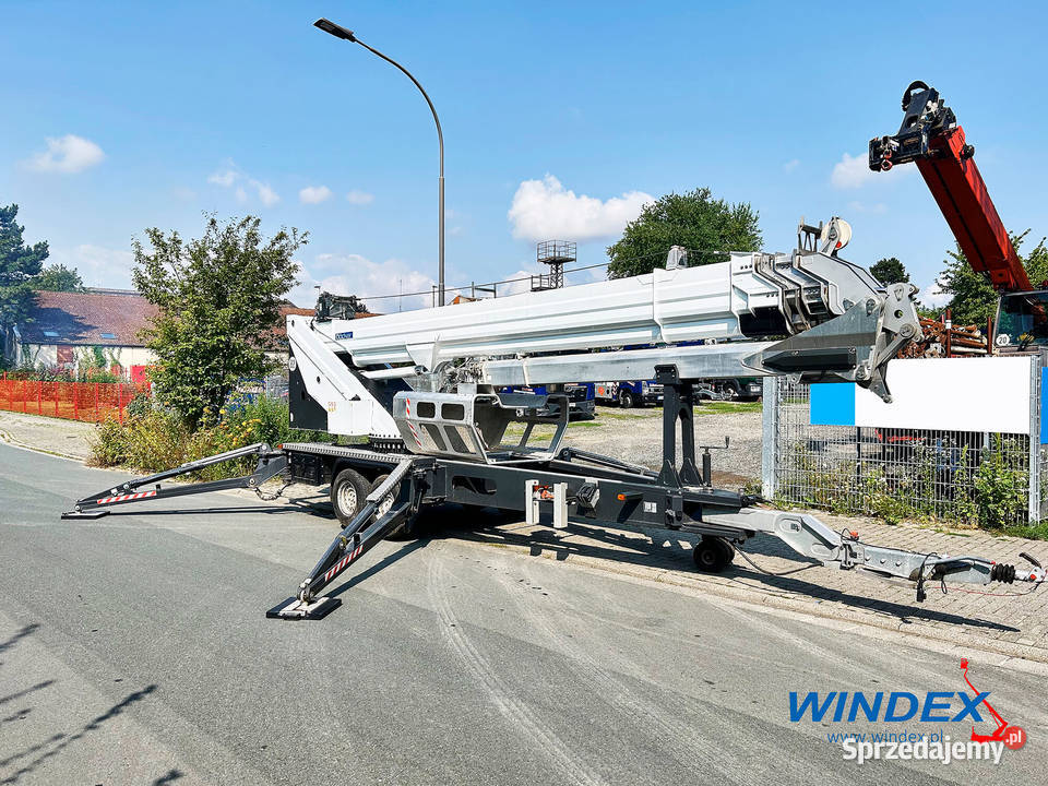 Żuraw ciesielskodekarski z koszem roboczym Bcker nie pomorskie Chojnice sprzedam
