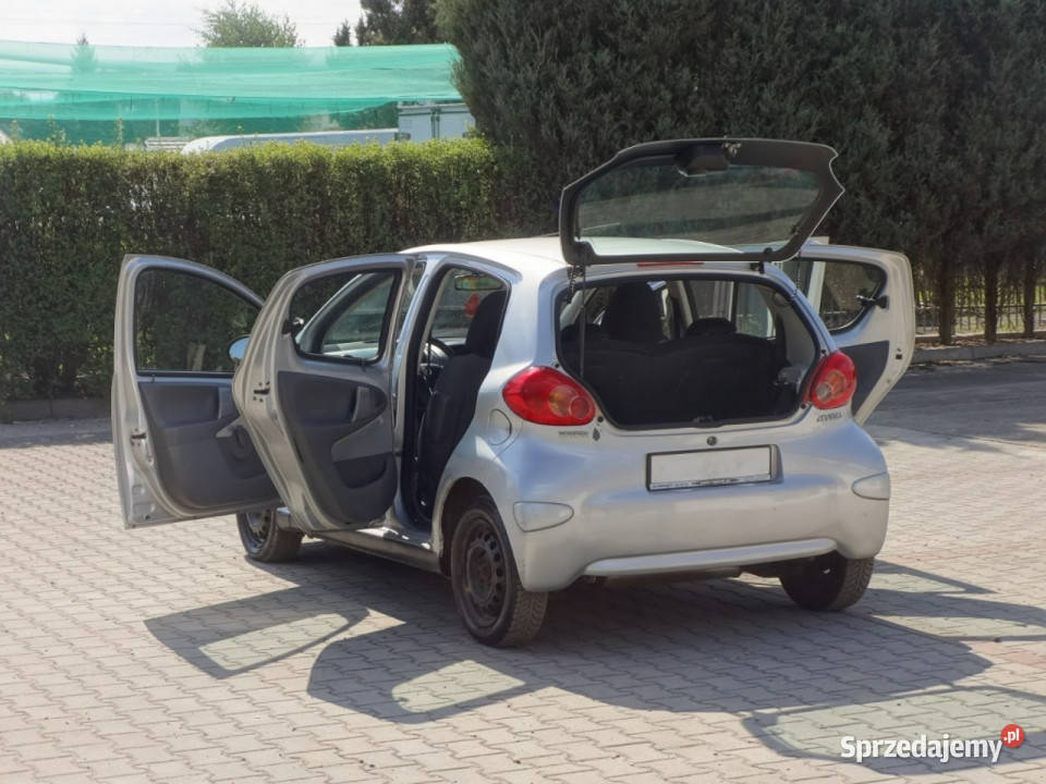 Toyota Aygo 5 drzwi A B S I 20052014 srebrny Nowy Sącz sprzedam