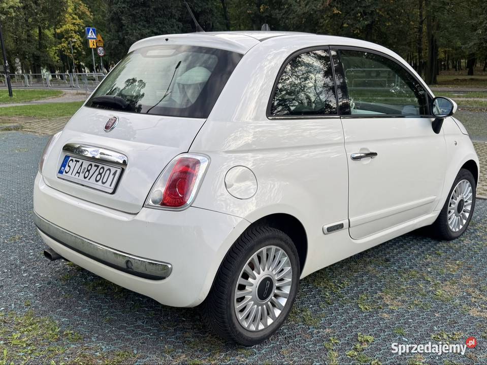 Fiat 500 Lounge panoramiczny dach CarPlay kurtyny powietrzne sprzedam
