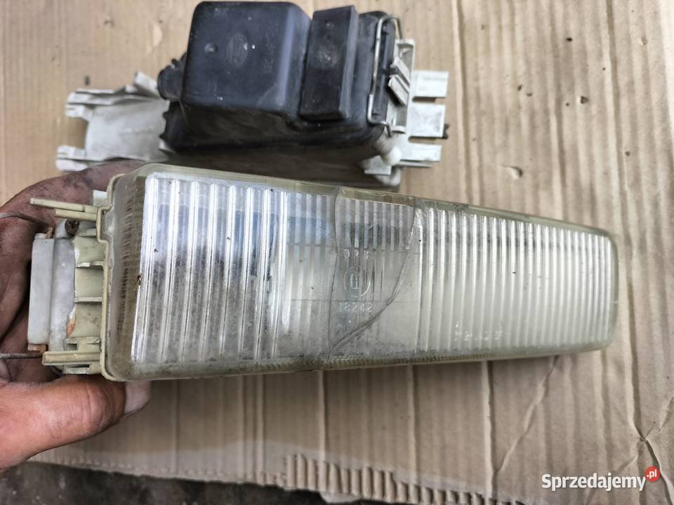 AUDI 80 B4 80B4 HALOGEN PRAWY LEWY HELLA Kamień-Kolonia