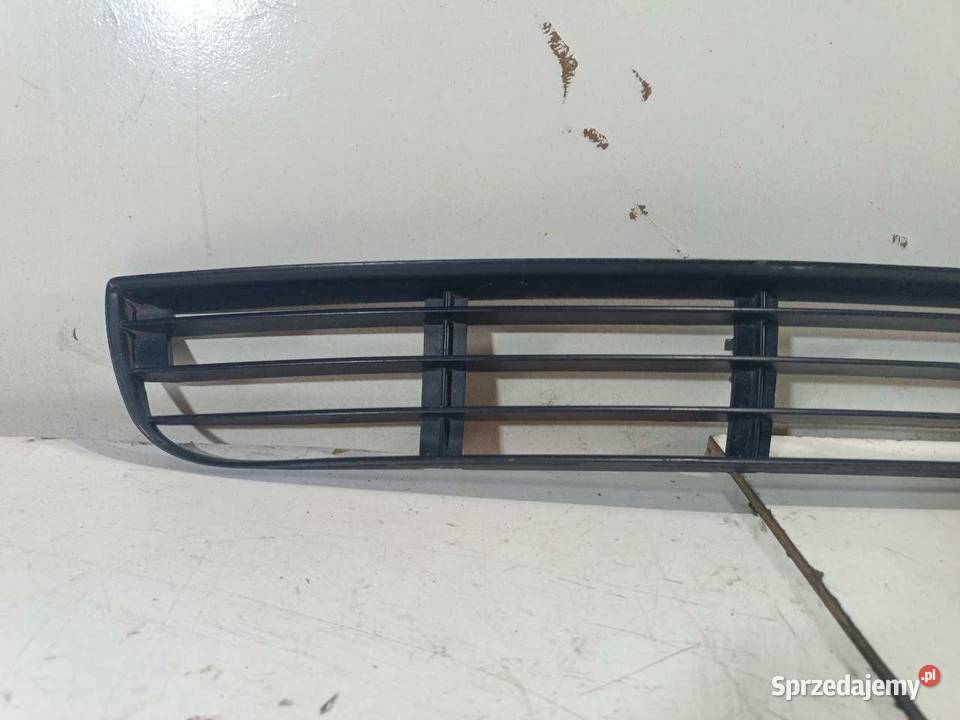 KRATKA ZDERZAKA PRZÓD AUDI A8 D2 4D0854687 osobowe sprzedam