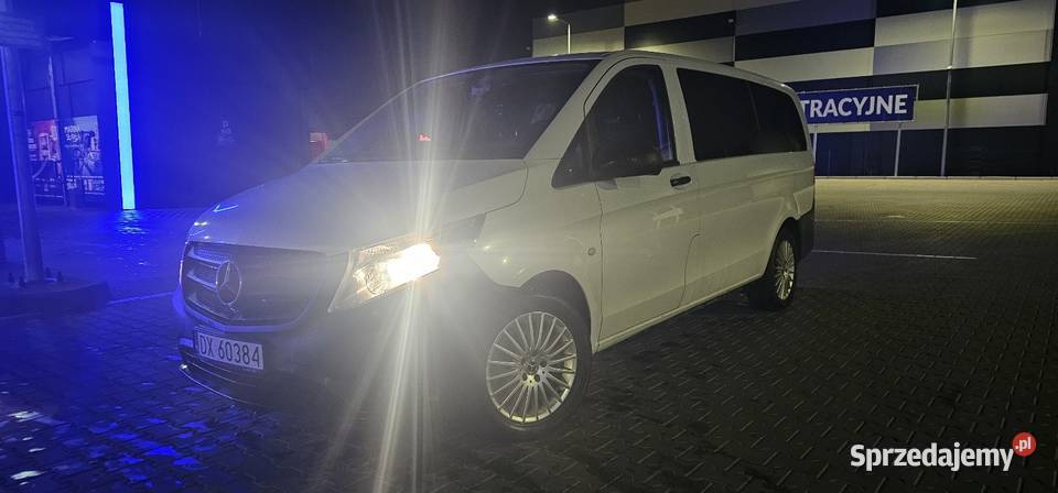 Bus z kowrowcą van taxi na trasę wakacje biznes Wrocław