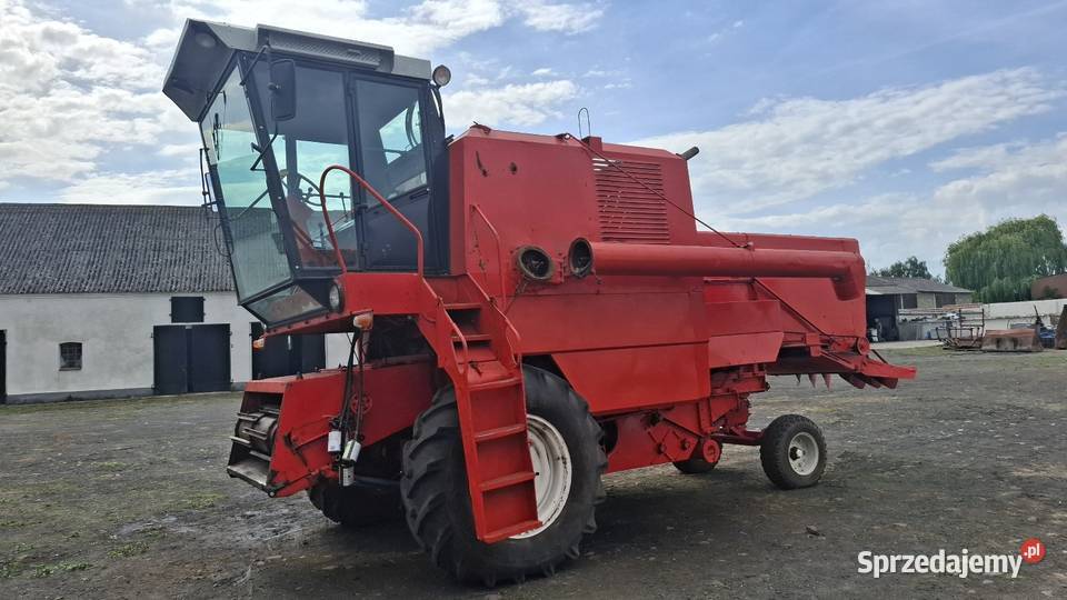 Kombajn Bizon Super z rozdrabniaczem słomy i Zbożowe Gniezno