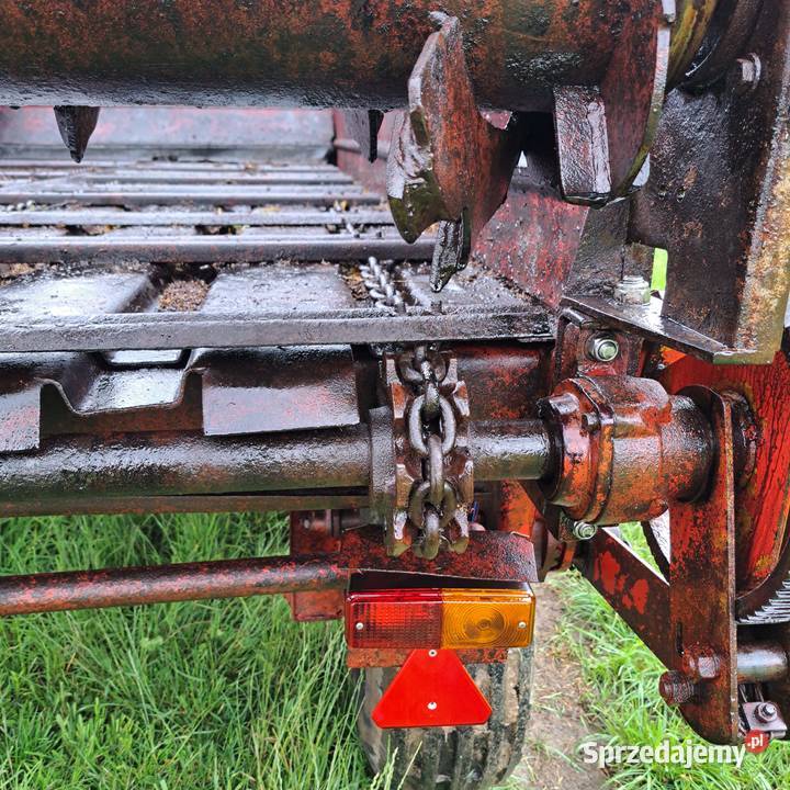 Rozrzutnik rosyjski avto B7000 Mojtyny