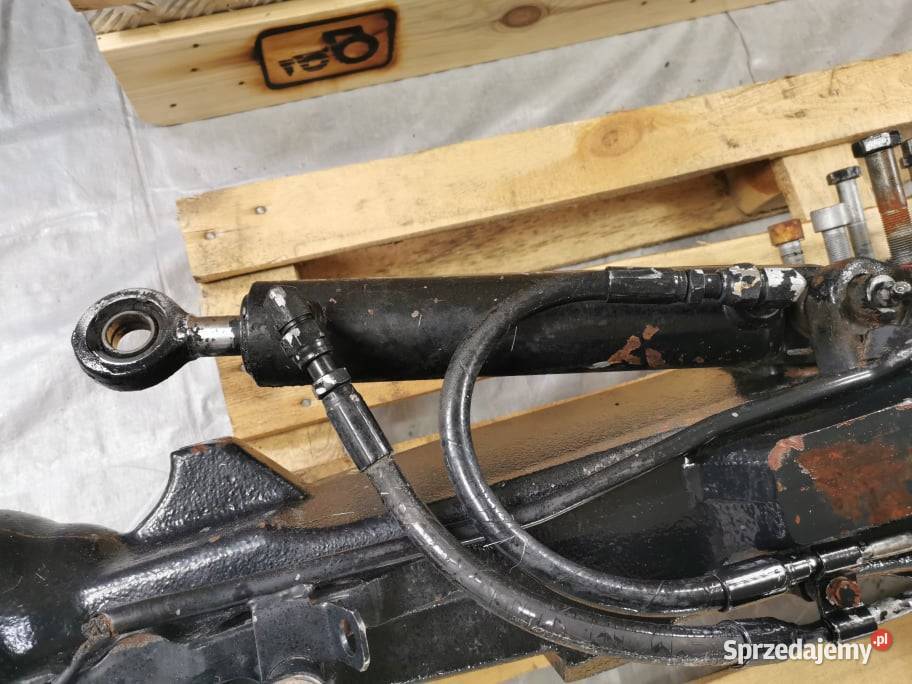 Obudowa osi przedniej Holland T 7200 67565355 Wilkowo sprzedam