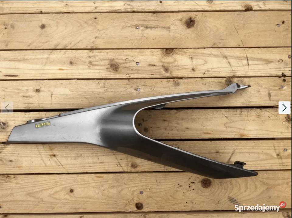 Osłona boczek zadupek prawy Husqvarna Svartpilen Ostrzeszów