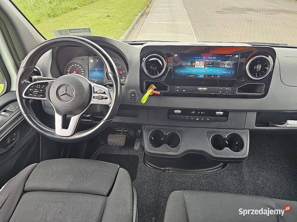 MercedesBenz SPRINTER 516 kontener winda pomorskie sprzedam