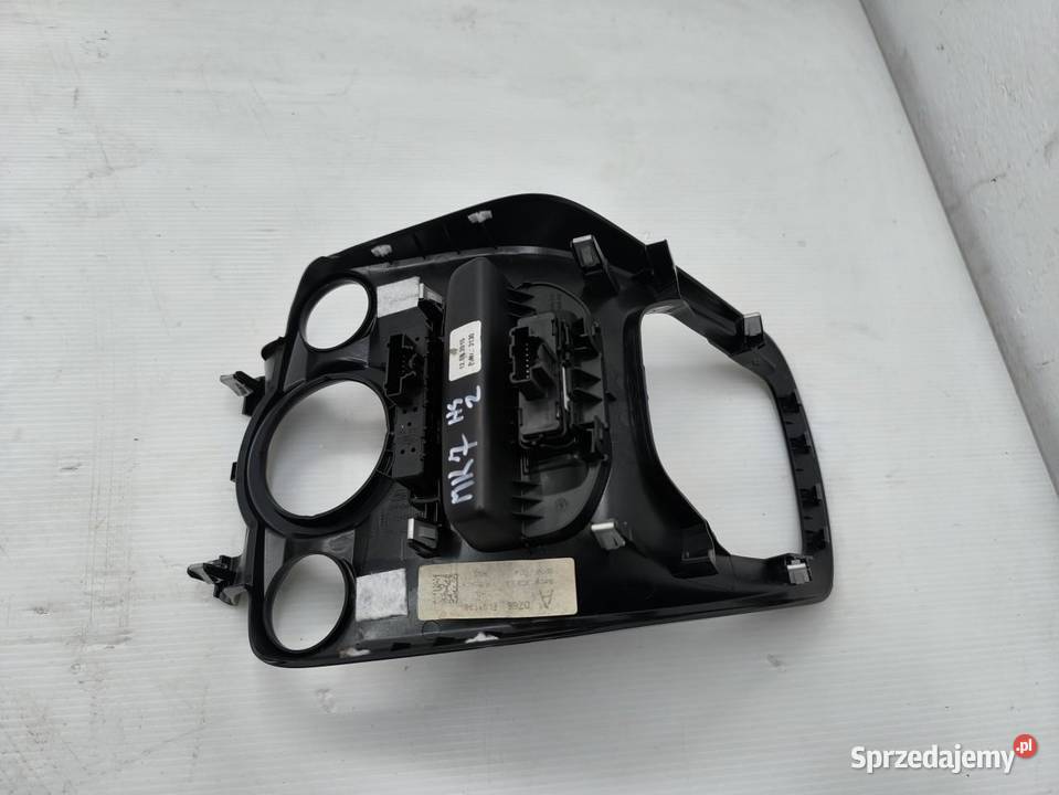 RAMKA PANEL ŚRODKOWY KONSOLI FORD FIESTA MK7