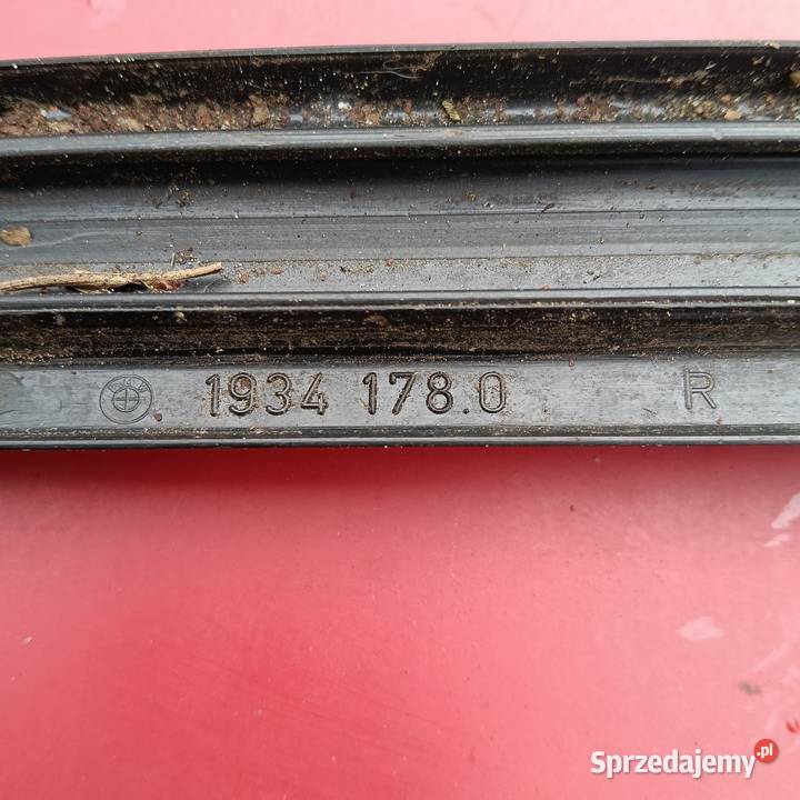 BMW e34 1990rListwa drzwi prawy przod Jastrzębia Góra