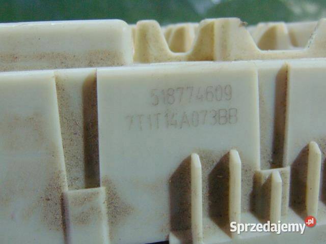 SKRZYNKA BEZPIECZNIKÓW CONNECT TDCI 7T1T14A073BB sprzedam
