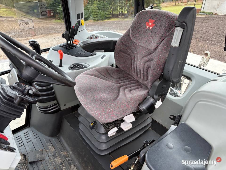 Ciągnik Massey Ferguson 5430 z ładowarką Małkowice