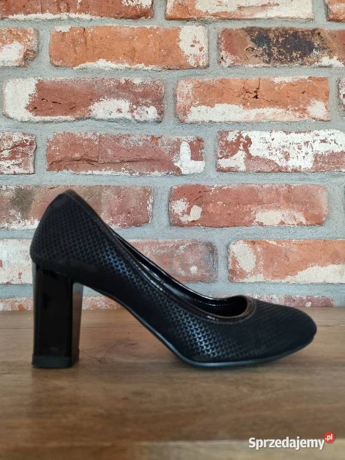 Czarne czółenka KrzyśBut Warszawa