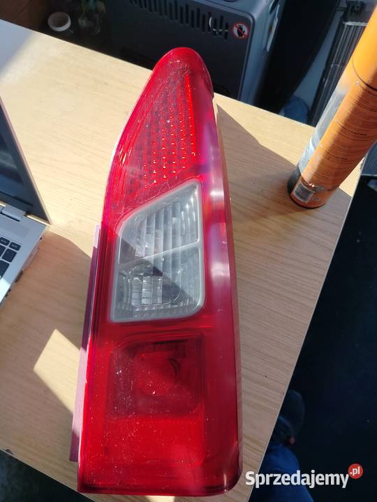 Lampa tylna prawa Peugeot Partner Tepee osobowe Przybiernów
