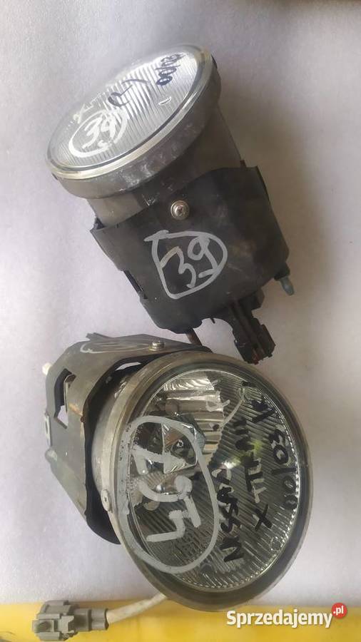 Nissan Xtrail t30 2001 2007 halogen prawy lewy Byków