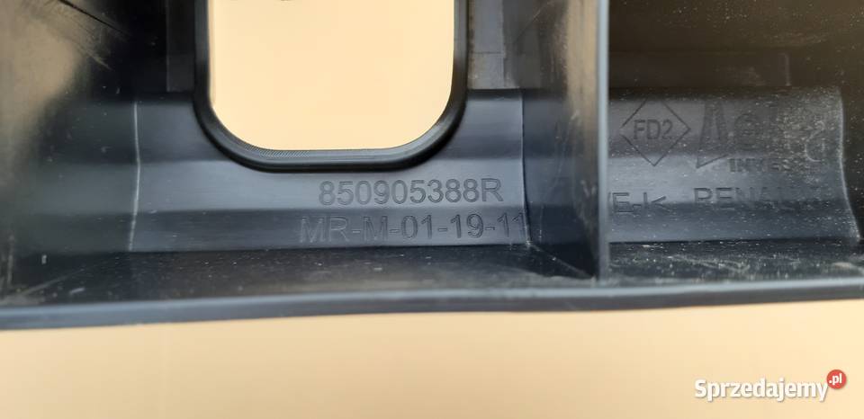 DACIA SANDERO III BELKA ZDERZAKA TYŁ 850905388R Bieleń