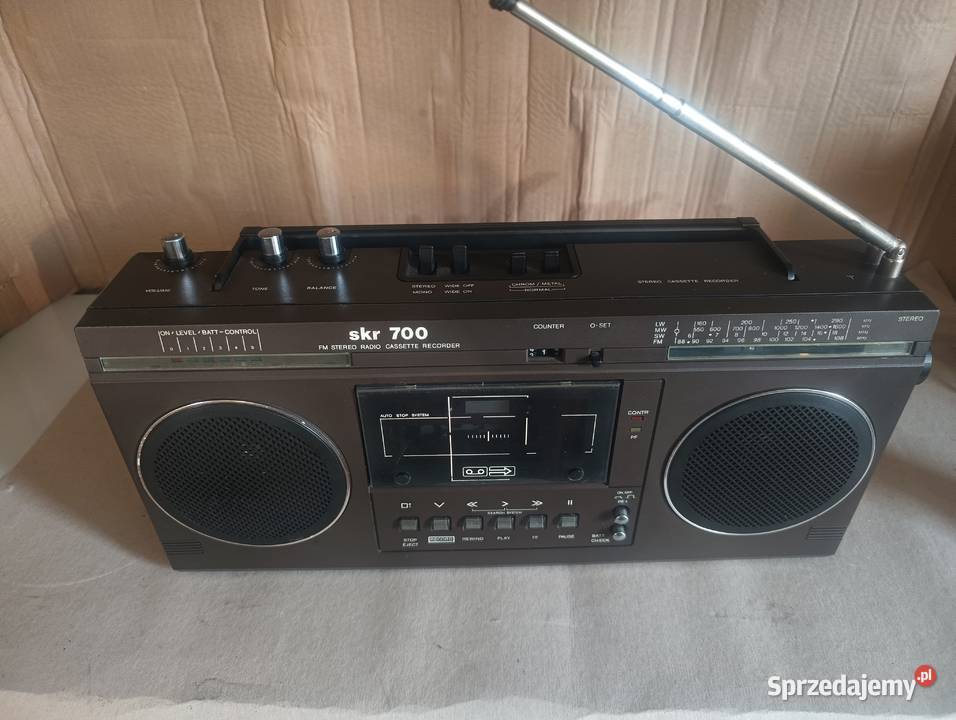 Klasyczny Radiomagnetofon SRK 700 Stan Vintage