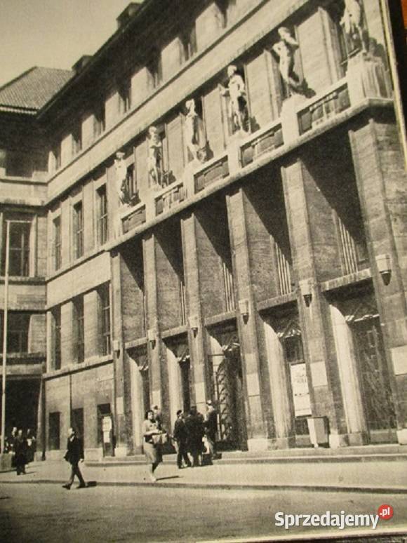 Zwiedzamy złotą Pragę album Praga Czechosłowacja sport Łódź