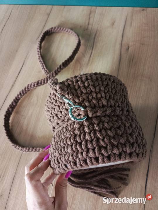 Torebka okrągła na szydełku w stylu boho