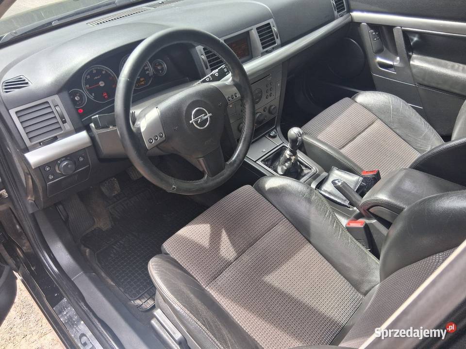 Vectra Gts 22 Ładna Hak Mały przebieg świętokrzyskie