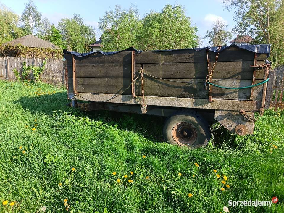 Przyczepa Rozrzutnik uszkodzony Solniczki