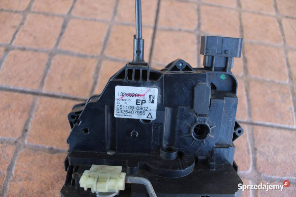 ZAMEK DRZWI LEWY TYŁ 6 PIN OPEL CORSA D 13258265 sprzedam