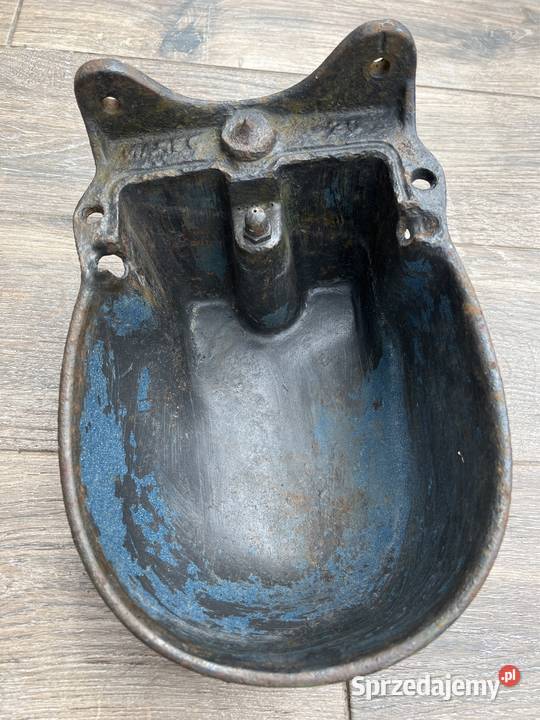 Stare sygnowane żeliwne poidło zwierząt dolnośląskie Bystrzyca Kłodzka sprzedam