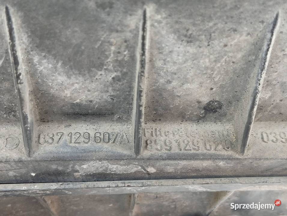 OBUDOWA FILTRA POWIETRZA 037129607A Audi 80 IV sprzedam